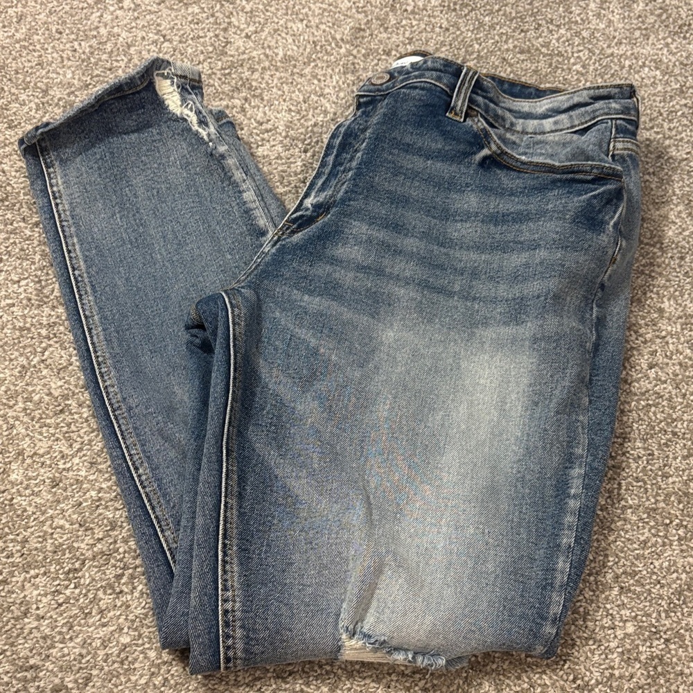 KanCan Distressed Jeans
